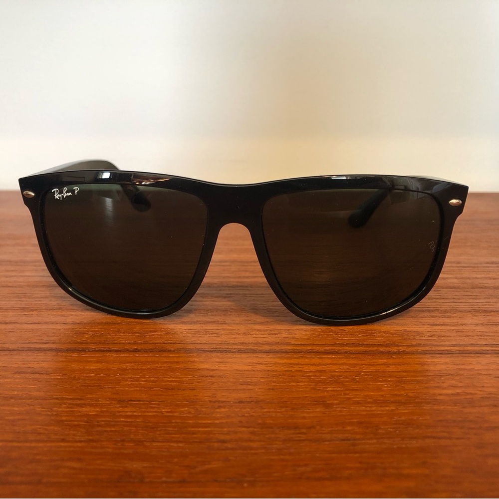 Ray-Ban Black Sunglasses 4147 rb